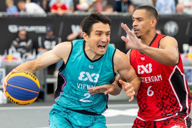 BASKETBALL - FIBA 3x3 World Tour VIENNA,AUSTRIA,14.JUN.26 - BASKETBALL - FIBA 3x3 World Tour. Image shows Stefan Stojacic (Vienna) and Worthy de Jong (Amsterdam).  GEPAxpictures xPhilippxBrem
