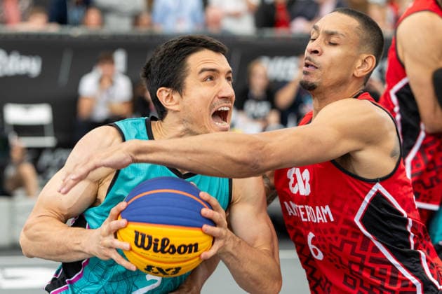 BASKETBALL - FIBA 3x3 World Tour VIENNA,AUSTRIA,14.JUN.26 - BASKETBALL - FIBA 3x3 World Tour. Image shows Stefan Stojacic (Vienna) and Worthy de Jong (Amsterdam).  GEPAxpictures xPhilippxBrem