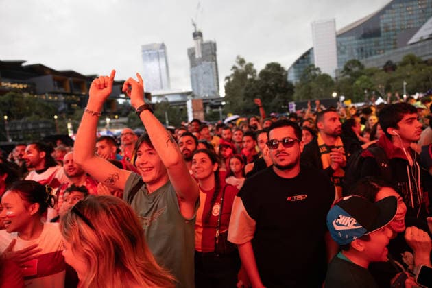 WORLD CUP LIVE SITE, Fans watch the FIFA World Cup, WM, Weltmeisterschaft, Fussball Group D Australia versus Tu?rkiye match live site at Tumbalong Park in Sydney, Sunday, June 14, 2026. ( NO ARCHIVING SYDNEY NEW SOUTH WALES Australia  Copyright: xNADIRxKINANIx 20260614151074348109