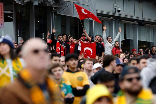 WORLD CUP LIVE SITE, Fans watch the FIFA World Cup, WM, Weltmeisterschaft, Fussball Group D Australia versus TuÌˆrkiye match live site at Federation Square in Melbourne, Sunday, June 14, 2026. ( NO ARCHIVING Melbourne Victoria Australia  Copyright: xConxChronisx 20260614151547419237
