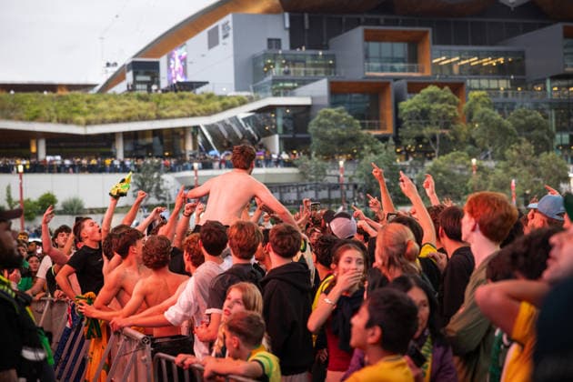 WORLD CUP LIVE SITE, Fans celebrate AustraliaÕs 2nd goal during the FIFA World Cup, WM, Weltmeisterschaft, Fussball Group D Australia versus Tu?rkiye match live site at Tumbalong Park in Sydney, Sunday, June 14, 2026. ( NO ARCHIVING SYDNEY NEW SOUTH WALES Australia  Copyright: xNADIRxKINANIx 20260614153731029369