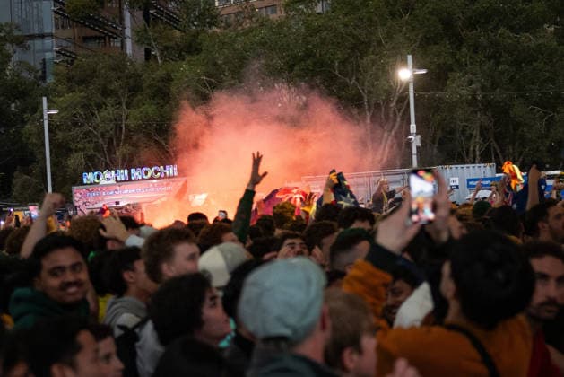 WORLD CUP LIVE SITE, A flare is set off during the FIFA World Cup, WM, Weltmeisterschaft, Fussball Group D Australia versus Tu?rkiye match live site at Tumbalong Park in Sydney, Sunday, June 14, 2026. ( NO ARCHIVING SYDNEY NEW SOUTH WALES Australia  Copyright: xNADIRxKINANIx 20260614168884587989