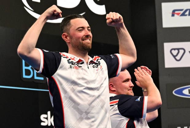 14 06 2026, xhbx, Dart World Cup of Darts 2026, v l Luke Humphries England , Luke Littler England cheering after the end of the match DFL DFB REGULATIONS PROHIBIT ANY USE OF PHOTOGRAPHS as IMAGE SEQUENCES and or QUASI VIDEO Frankfurt