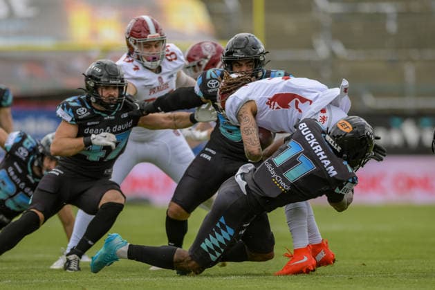 William Patterson (Prague Lions, 02) tackled by Divine Buckrham (Munich Ravens, 11), Munich Ravens vs Prague Lions, American Football, European Football Alliance, Week 5, 2026, 14.06.2026, Unterhaching uhlsport Sportpark Germany Copyright: xFootxBowlxPressexFotoxAgentur JUx
