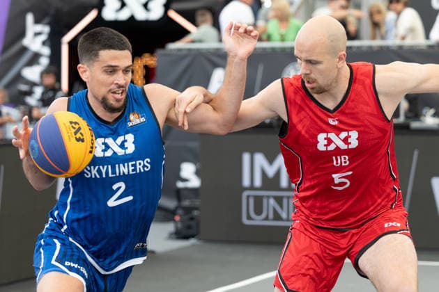 BASKETBALL - FIBA 3x3 World Tour VIENNA,AUSTRIA,14.JUN.26 - BASKETBALL - FIBA 3x3 World Tour. Image shows Ignas Vaitkus (Raudondvaris) and Nenad Nerandzic (UB).  GEPAxpictures xPhilippxBrem