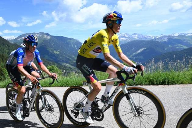 Tour Auvergne - Rhone-Alpes 2026 Stage 8 PLATEAU DE SOLAISON - BRISON, FRANCE - JUNE 14 : Tuckwell Luke (AUS) of Red Bull - BORA - Hansgrohe during stage 8 of the 78th edition of Tour Auvergne - Rhone-Alpes an UCI World Tour 2.UWT cycling road race stage for Men Elite of 120.1 km with start in Beaufort and finish in Plateau de Solaison - Brison on June 14, 2026 in Plateau de Solaison - Brison, France, 14 06 2026 ( Motordriver Guy De Vuyst - Plateau de Solaison - Brison France  Copyright: xVincentxKalutx