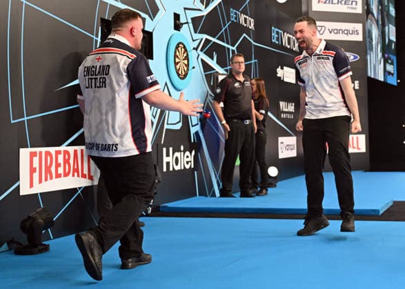 14 06 2026, xhbx, Dart World Cup of Darts 2026, v l Luke Littler England , Luke Humphries England cheering after the end of the match DFL DFB REGULATIONS PROHIBIT ANY USE OF PHOTOGRAPHS as IMAGE SEQUENCES and or QUASI VIDEO Frankfurt