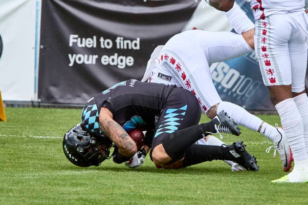 European Football Alliance EFA , Munich Ravens vs Prague Lions, Munich Ravens, Prague Lions, 2026 06 14 in München Unterhaching Alpenbauer Sportpark Unterhaching Touchdown Munich Ravens 13 0 RUTSCH Marvin Munich Ravens Wide Receiver WR Nr13 MUC13 sportworld München Unterhaching Alpenbauer Sportpark Unterhachin Bayern Germany