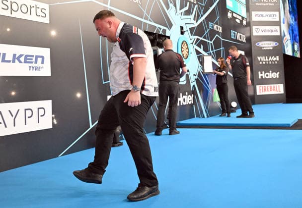 14 06 2026, xhbx, Dart World Cup of Darts 2026, v l Luke Littler England cheers after the end of the match DFL DFB REGULATIONS PROHIBIT ANY USE OF PHOTOGRAPHS as IMAGE SEQUENCES and or QUASI VIDEO Frankfurt