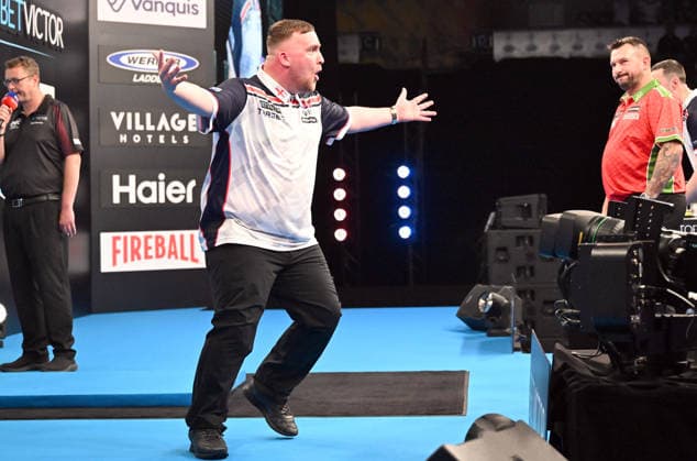 14 06 2026, xhbx, Dart World Cup of Darts 2026, v l Luke Littler England , Jonny Clayton Wales cheering after the end of the match DFL DFB REGULATIONS PROHIBIT ANY USE OF PHOTOGRAPHS as IMAGE SEQUENCES and or QUASI VIDEO Frankfurt