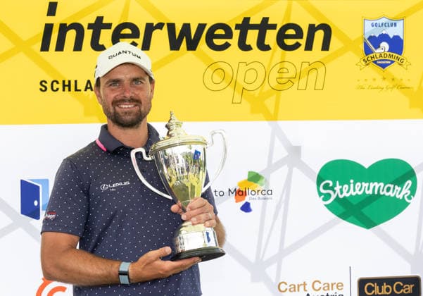 GOLF - Interwetten Open HAUS,AUSTRIA,14.JUN.26 - GOLF - HotelPlanner Tour, Interwetten Open, Golfclub Schladming. Image shows Filip Mruzek (CZE). Keywords: trophy.  GEPAxpictures xHaraldxSteiner