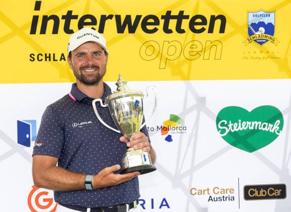 GOLF - Interwetten Open HAUS,AUSTRIA,14.JUN.26 - GOLF - HotelPlanner Tour, Interwetten Open, Golfclub Schladming. Image shows Filip Mruzek (CZE). Keywords: trophy.  GEPAxpictures xHaraldxSteiner