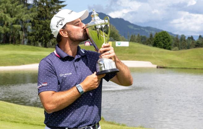 GOLF - Interwetten Open HAUS,AUSTRIA,14.JUN.26 - GOLF - HotelPlanner Tour, Interwetten Open, Golfclub Schladming. Image shows Filip Mruzek (CZE). Keywords: trophy.  GEPAxpictures xHaraldxSteiner