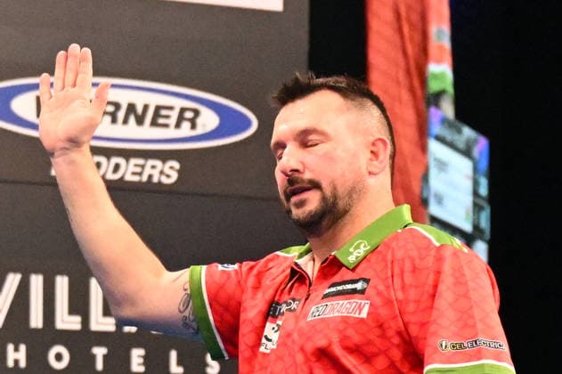 14 06 2026, xhbx, Dart World Cup of Darts 2026, v l Jonny Clayton Wales disappointed, looking disappointed, dissapointed DFL DFB REGULATIONS PROHIBIT ANY USE OF PHOTOGRAPHS as IMAGE SEQUENCES and or QUASI VIDEO Frankfurt