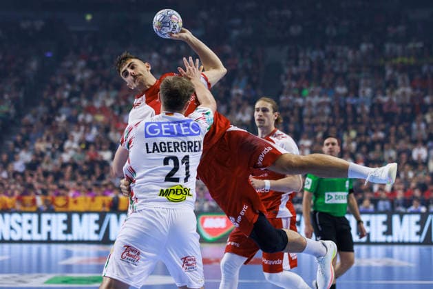 Mads HOXER (Aalborg Handbold, 14) erzielt ein Tor, Aktion, Torwurf GER, Aalborg Handbold vs. SC Magdeburg, Handball, TruckScout24 EHF FINAL4 2026, Spiel um Platz 3, Spielzeit 2025 2026, 14.06.2026,, GER, Aalborg Handbold vs. SC Magdeburg, Handball, TruckScout24 EHF FINAL4 2026, Spiel um Platz 3, Spielzeit 2025 2026, 14.06.2026, Koeln *** Mads HOXER Aalborg Handbold, 14 scores a goal, Action, Goal throw GER, Aalborg Handbold vs SC Magdeburg, Handball, TruckScout24 EHF FINAL4 2026, Match for 3rd place, Match time 2025 2026, 14 06 2026,, GER, Aalborg Handbold vs SC Magdeburg, Handball, TruckScout24 EHF FINAL4 2026, Match for 3rd place, Match time 2025 2026, 14 06 2026, Koeln Copyright: xEibnerxPressefoto OliverxSchmidtx EP_OST