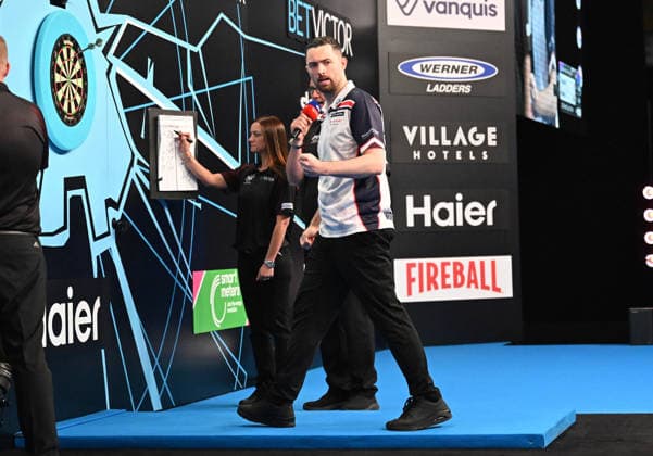 14 06 2026, xhbx, Dart World Cup of Darts 2026, v l Luke Humphries England cheers DFL DFB REGULATIONS PROHIBIT ANY USE OF PHOTOGRAPHS as IMAGE SEQUENCES and or QUASI VIDEO Frankfurt