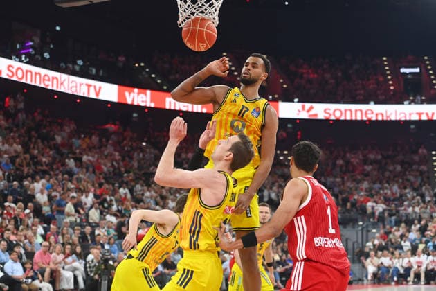 Norris AGBAKOKO Berlin , Martin HERMANNSSON Berlin ,Aktion Basketball BBL,Saison 2025 2026 Play Off Finale Spiel 2, FC Bayern Muenchen Alba Berlin am 14 06 2026 S A P G A R D EN