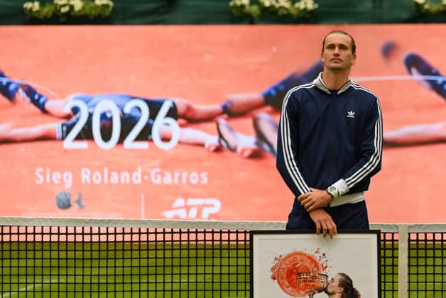 Alexander Zverev Germany at his award ceremony after his victory at Roland Garros TERRA WORTMANN Open 2026, Tennis, ATP, Tennis Men 500, Tournament, Qualification, 14 06 2026, TERRA WORTMANN Open 2026, Tennis, ATP, Tennis Men 500, Tournament, Qualification, 14 06 2026 Halle Copyright: xEibner-Pressefoto RobertxGertzenx EP_RGN