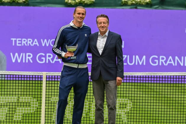 Alexander Zverev Germany and Ralf Weber Tournament Director TERRA WORTMANN Open 2026, Tennis, ATP, Tennis Men 500, Tournament, Qualification, 14 06 2026, TERRA WORTMANN Open 2026, Tennis, ATP, Tennis Men 500, Tournament, Qualification, 14 06 2026 Halle Copyright: xEibner-Pressefoto RobertxGertzenx EP_RGN