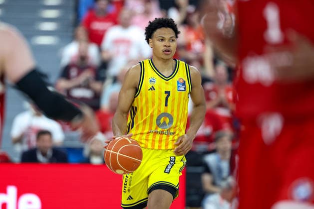 Jack Kayil Alba Berlin, 07 with ball, GER, FC Bayern Basketball vs Alba Berlin, Basketball, easycredit Basketball Bundesliga, Playoffs, Final, Game 2, Season 2025 2026, 14 06 2026, GER, FC Bayern Basketball vs Alba Berlin, Basketball, easycredit Basketball Bundesliga, Playoffs, Final, Game 2, Season 2025 2026, 14 06 2026 Muenchen Copyright: xEibner-Pressefoto JennixMaulx EP_JML