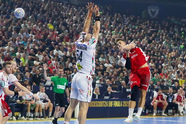 Cologne 14.06.2026. Pilka reczna EHF Liga Mistrzow sezon 2025 26 final4 mecz: Aalborg Handbold - SC Magdeburg --- Handball EHF Champions League season 2025 26 final4 match: Aalborg Handbold - SC Magdeburg nz Hoxer Mads Fot. Kacper Staniec NEWSPIX.PL --- newspix.pl 