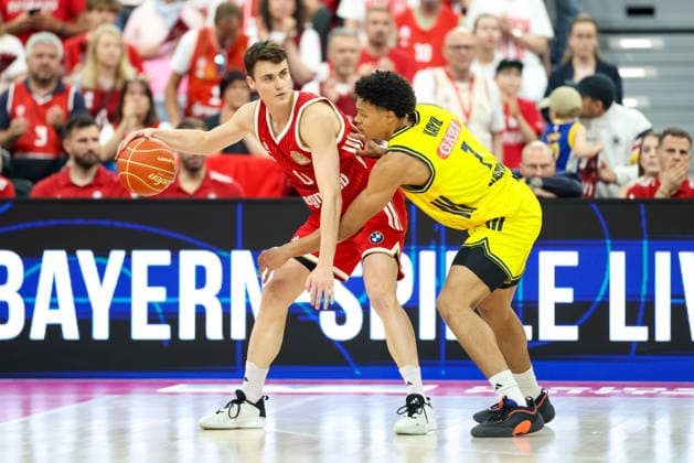 Nenad Dimitrijevic FC Bayern Basketball, 00 with ball in duel with Jack Kayil Alba Berlin, 07 , GER, FC Bayern Basketball vs Alba Berlin, Basketball, easycredit Basketball Bundesliga, Playoffs, Final, Game 2, Season 2025 2026, 14 06 2026, GER, FC Bayern Basketball vs Alba Berlin, Basketball, easycredit Basketball Bundesliga, Playoffs, Final, Game 2, Season 2025 2026, 14 06 2026 Muenchen Copyright: xEibner-Pressefoto JennixMaulx EP_JML