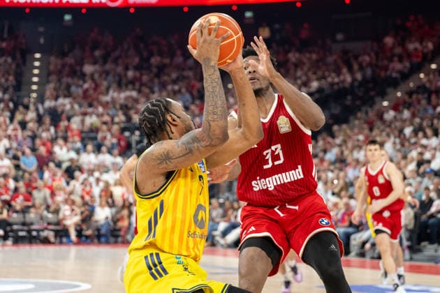 J wan Roberts 13 Alba Berlin , David McCormack 33 FC Bayern Basketball , FC Bayern Basketball vs Alba Berlin, BBL, Final 2, 14 06 2026 Munich Bavaria Germany Copyright: xkolbert-press UlrichxGamelx