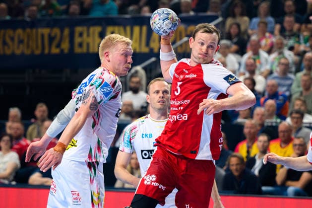 Cologne, Germany Handball EHF CL Final 4 Match 3rd place Aalborg Handbold SC Magdeburg v li Magnus Saugstrup Jensen SC Magdeburg , Sander Sagosen Aalborg Cologne Lanxess Arena Nordrhein Westfalen Germany