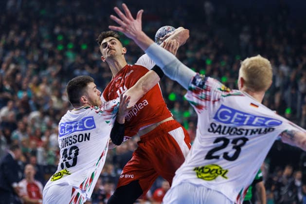 Mads HOXER Aalborg Handbold, 14 scores a goal, Action, Goal throw GER, Aalborg Handbold vs SC Magdeburg, Handball, TruckScout24 EHF FINAL4 2026, Match for 3rd place, Match time 2025 2026, 14 06 2026,, GER, Aalborg Handbold vs SC Magdeburg, Handball, TruckScout24 EHF FINAL4 2026, Match for 3rd place, Match time 2025 2026, 14 06 2026, Koeln Copyright: xEibnerxPressefoto OliverxSchmidtx EP_OST