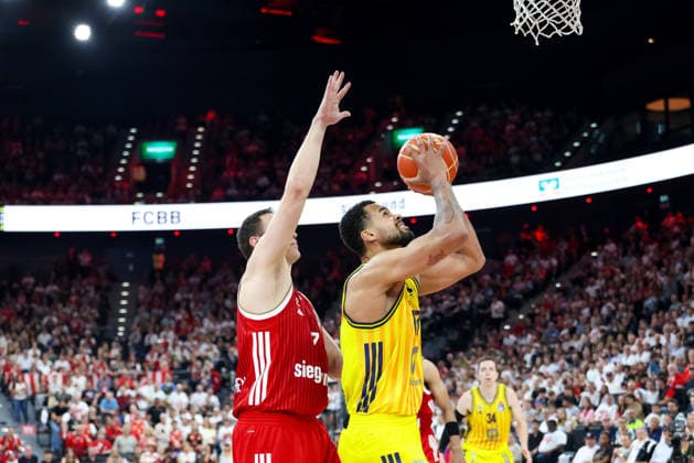 Norris Agbakoko Alba Berlin, 17 with Johannes Voigtmann FC Bayern Basketball, 07 , GER, FC Bayern Basketball vs Alba Berlin, Basketball, easycredit Basketball Bundesliga, Playoffs, Final, Game 2, 2025 2026 season, 14 06 2026, GER, FC Bayern Basketball vs Alba Berlin, Basketball, easycredit Basketball Bundesliga, Playoffs, Final, Game 2, 2025 2026 season, 14 06 2026 Munich Copyright: xEibner-Pressefoto JennixMaulx EP_JML