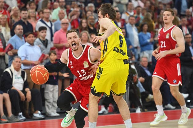 Andreas OBST FCB , action,duel against Malte DELOW Alba Berlin Basketball BBL,Season 2025 2026 Play Off Final Game 2, FC Bayern Muenchen Alba Berlin on 14 06 2026 S A P G A R D EN