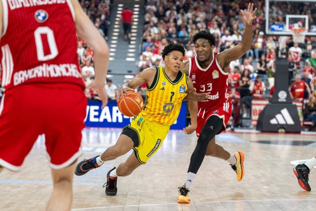 Jack Kayil 7 Alba Berlin in a duel with David McCormack 33 FC Bayern Basketball , FC Bayern Basketball vs Alba Berlin, BBL, Final 2, 14 06 2026 Munich Bavaria Germany Copyright: xkolbert-press UlrichxGamelx