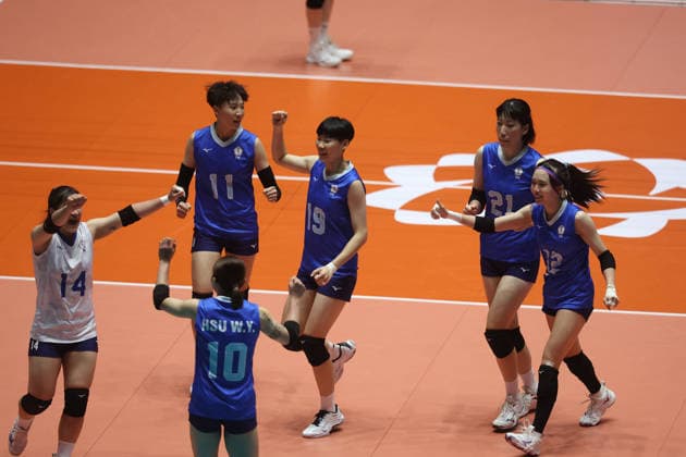 (260614) -- ILOCOS SUR PROVINCE, June 14, 2026 -- Players of Chinese Taipei celebrate after scoring a point during the final match between South Korea and Chinese Taipei at the 2026 AVC Women s Cup in Ilocos Sur Province, the Philippines, on June 14, 2026. ) (SP)PHILIPPINES-ILOCOS SUR PROVINCE-VOLLEYBALL-2026 AVC WOMEN S CUP-FINAL RouellexUmali 
