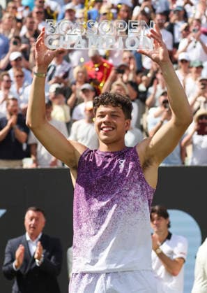 Stuttgart , Tennis , BOSS Open Final , Winner Ben Shelton USA with trophy at the award ceremony