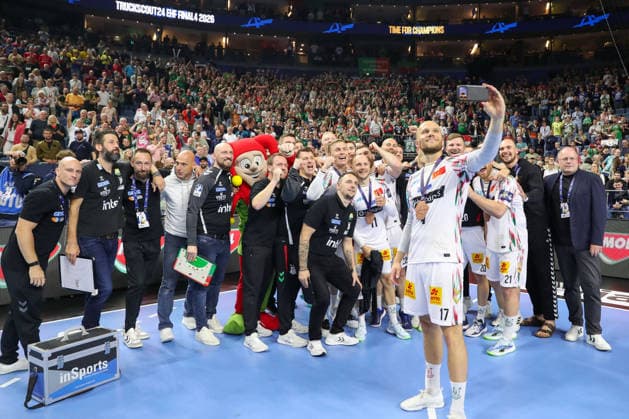 14 06 2026, xgox, Handball EHF Champions League match for 3rd place SC Magdeburg Aalborg Handbold v l Victory selfie, cheering about the victory, cheering after the end of the match Cologne