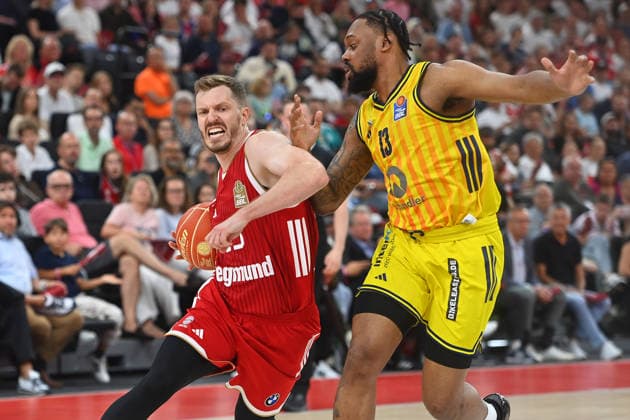 Andreas OBST FCB , Action,duel against J Wan ROBERTS Berlin Basketball BBL,Season 2025 2026 Play Off Final Game 2, FC Bayern Muenchen Alba Berlin on 14 06 2026 S A P G A R D EN