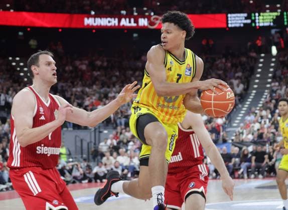 Berlins 7 KAYIL vs Bayerns 7 Johannes VOIGTMANN Basketball, Bayern Berlin Bundesliga, FC Bayern Basketball Alba Berlin, Playoff Final, 2 Game, Season 2025 2026, 14 06 2026, in Munich, S A P G A R D E N, Germany Source Copyright Credit Oryk HAIST xBASKETBALL-BAYERN-BERLINx