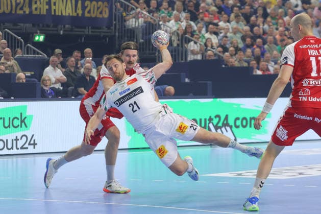 14 06 2026, xtgx, Handball, EHF Champions League match for 3rd place, HBC Aalborg Handbold SC Magdeburg v l Vetle Rönningen Aalborg, 8 , Albin Lagergren Magdeburg, 21 duel, duel, fight, tackle Koeln