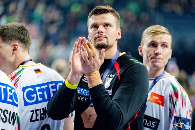 Cologne, 12 05 2026, Handball, Men, EHF Champions League Men 2025 26, Match for 3rd place, Aalborg Handball SC Magdeburg Sergey Hernandez Ferrer SC Magdeburg, 1 thanks the fans