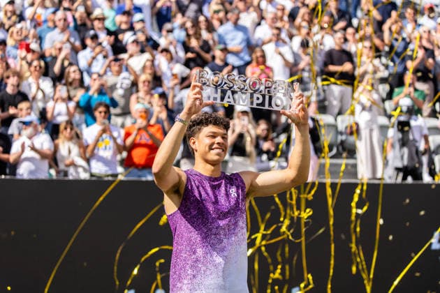14 06 26 Boss Open Stuttgart Germany, Stuttgart, 14 06 2026, Tennis, Boss Open Stuttgart Ben Shelton USA , cheering, victory, award ceremony
