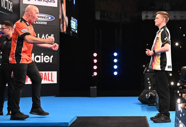 14 06 2026, xhbx, Dart World Cup of Darts 2026, v l Michael van Gerwen Netherlands , Ricardo Pietreczko Germany DFL DFB REGULATIONS PROHIBIT ANY USE OF PHOTOGRAPHS as IMAGE SEQUENCES and or QUASI VIDEO Frankfurt