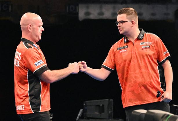14 06 2026, xhbx, Dart World Cup of Darts 2026, v l Michael van Gerwen Netherlands , Gian van Veen Netherlands DFL DFB REGULATIONS PROHIBIT ANY USE OF PHOTOGRAPHS as IMAGE SEQUENCES and or QUASI VIDEO Frankfurt