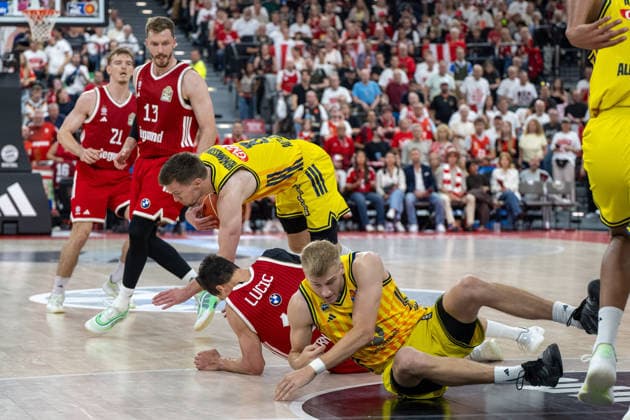 Martin Hermannsson 15 Alba Berlin overthrows Vladimir Lucic 11 FC Bayern Basketball , FC Bayern Basketball vs Alba Berlin, BBL, Final 2, 14 06 2026 Munich Bavaria Germany Copyright: xkolbert-press UlrichxGamelx