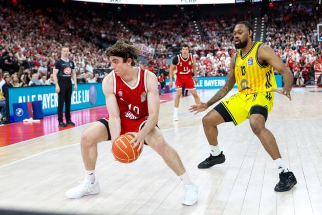 Justinian Jessup FC Bayern Basketball, 10 with ball with Jwan Roberts Alba Berlin, 13 , GER, FC Bayern Basketball vs Alba Berlin, Basketball, easycredit Basketball Bundesliga, Playoffs, Final, Game 2, Season 2025 2026, 14 06 2026, GER, FC Bayern Basketball vs Alba Berlin, Basketball, easycredit Basketball Bundesliga, Playoffs, Final, Game 2, Season 2025 2026, 14 06 2026 Munich Copyright: xEibner-Pressefoto JennixMaulx EP_JML