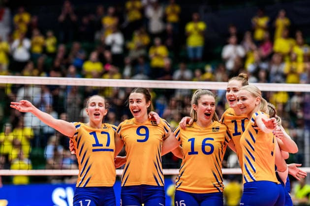 260614 Players of Sweden celebrates after the European League volleyball match between Sweden and Bosnia and Herzegovina on June 14, 2026 in Ängelholm Photo Mathilda Schuler BILDBYRAN kod MA MA1000 volleyball volleyball european league sweden bosnia and herzegovina dam bbeng sverige jubel sverige sweden celebrates  Copyright: MATHILDAxSCHULER BB260614MA014