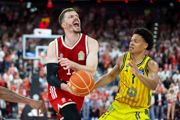 Andreas Obst FC Bayern Basketball, 13 with ball with Jack Kayil Alba Berlin, 07 , GER, FC Bayern Basketball vs Alba Berlin, Basketball, easycredit Basketball Bundesliga, Playoffs, Final, Game 2, Season 2025 2026, 14 06 2026, GER, FC Bayern Basketball vs Alba Berlin, Basketball, easycredit Basketball Bundesliga, Playoffs, Final, Game 2, Season 2025 2026, 14 06 2026 Munich Copyright: xEibner-Pressefoto JennixMaulx EP_JML