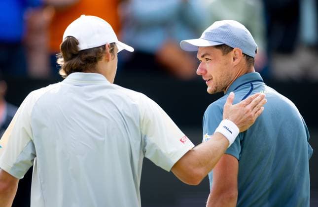 DEN BOSCH - Kamil Majchrzak (POL)(left) wins the ATP, Tennis Herren singles final against Alex de Minaur (AUS) at the 2026 LibÃ ma Open. The combined ATP WTA, Tennis Damen tournament is being held on the grounds of the former Autotron car theme park. IRIS VAN DEN BROEK ANP xVIxANPxSportx xxANPxIVx 560997562 originalFilename: 560997562.jpg