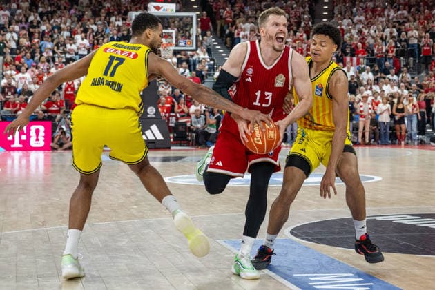 Norris Agbakoko 17 Alba Berlin in a duel with Andreas Obst 13 FC Bayern Basketball , FC Bayern Basketball vs Alba Berlin, BBL, Final 2, 14 06 2026 Munich Bavaria Germany Copyright: xkolbert-press UlrichxGamelx