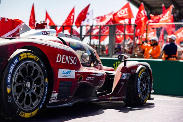 24 HEURES DU MANS 2026 - PODIUM 07 CONWAY Mike (gbr), KOBAYASHI Kamui (jpn), DE VRIES Nyck (nld), Toyota Racing, Toyota TR010 Hybrid 07, Hypercar, parc fermÃ during the podium of the 24 Hours of Le Mans 2026, 3rd round of the 2026 FIA World Endurance Championship, on June 14, 2026 on the Circuit des 24 Heures du Mans in Le Mans, France - Le MansFrance  Copyright: xJULIENxDELFOSSEx
