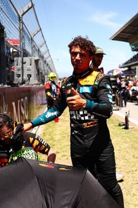 NORRIS Lando gbr , McLaren F1 Team MCL40, portrait during the Formula 1 Barcelona Catalunya Grand Prix 2026, 7th round of the 2026 Formula One World Championship from June 12 to 14, 2026 on the Circuit de Barcelona Catalunya, in Montmelo, Spain Photo Hoch Zwei Montmelo Spain
